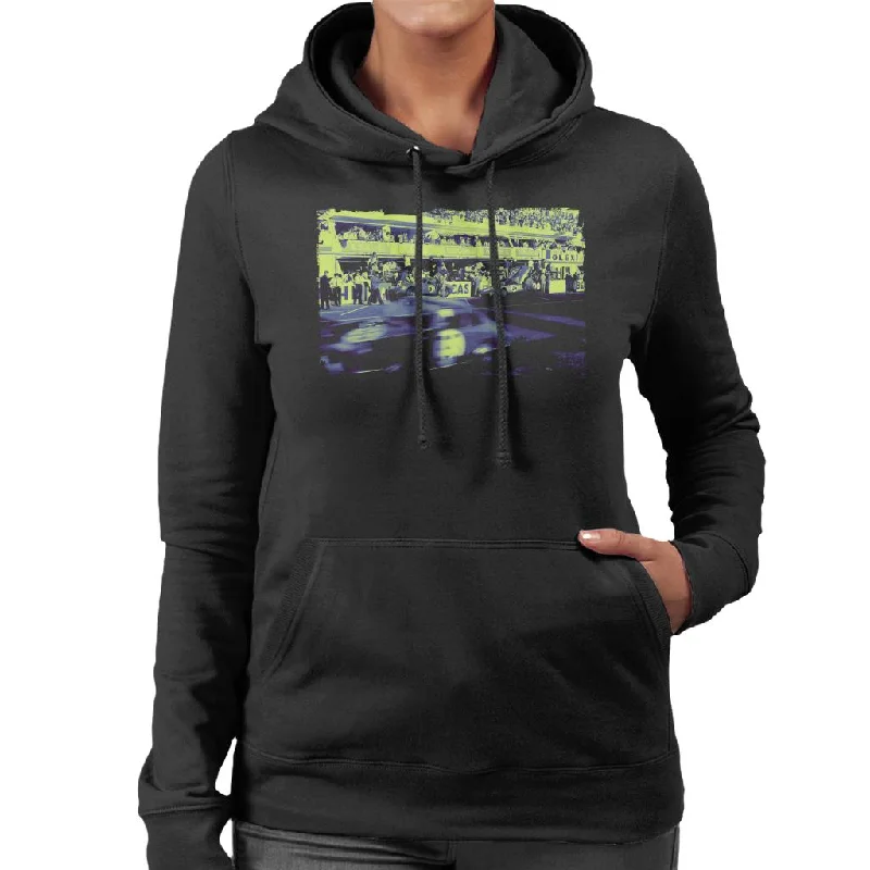 Motorsport Images Ignazio Giunti ASA RB 613 pitstop Women's Hooded Sweatshirt