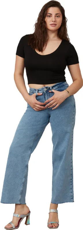 Colette High Rise Wide Leg Jeans - Women's|-|Jean à jambe large à taille haute Colette - Femme Stylish Bootcut Denim Jeans Colette High Rise Wide Leg Jeans - Women's|-|Jean à jambe large à taille haute Colette - Femme Stylish Bootcut Denim Jeans